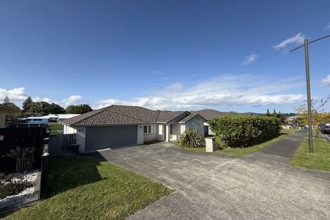 Photo of property in 10 Jezero Drive, Massey, Auckland, 0614