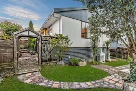 Photo of property in 1/9 Kimdale Place, Totara Heights, Auckland, 2105