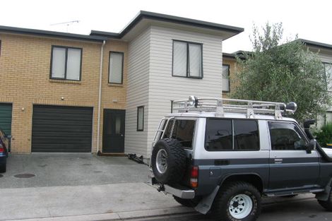 Photo of property in 60 Verdale Circle, Glen Eden, Auckland, 0602