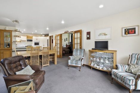Photo of property in 16 Ribbonwood Close, Normanby, Dunedin, 9010