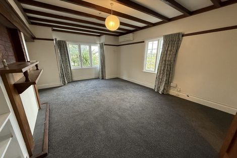 Photo of property in 51 Northland Road, Northland, Wellington, 6012