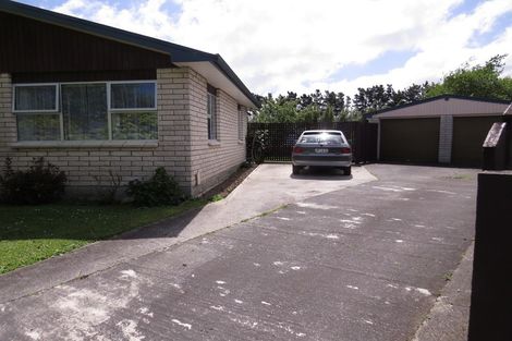 Photo of property in 43 Meadowbrook Drive, Cloverlea, Palmerston North, 4412