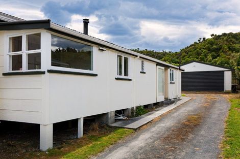 Photo of property in 15 South Bay Parade, South Bay, Kaikoura, 7300
