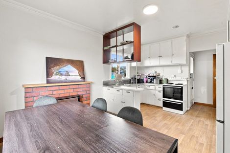 Photo of property in 28 Seymour Street, Waitara, 4320