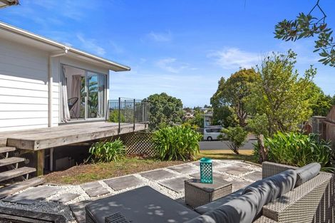 Photo of property in 4a Lavery Place, Sunnynook, Auckland, 0632