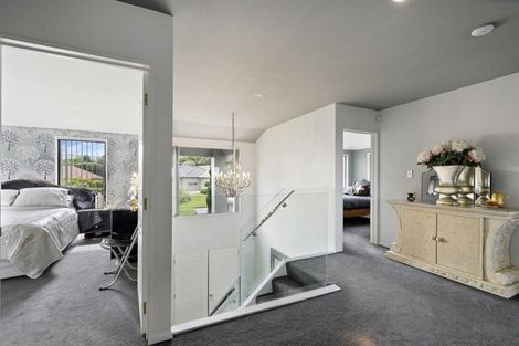 Photo of property in 28 Highcrest Heights, Westmorland, Christchurch, 8025