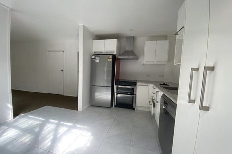 Photo of property in 2/58 Peach Road, Glenfield, Auckland, 0629