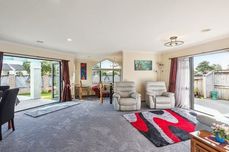 Photo of property in 1 Quadrant Heights, Paraparaumu, 5032