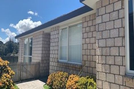 Photo of property in 18 Norman Close, The Gardens, Auckland, 2105