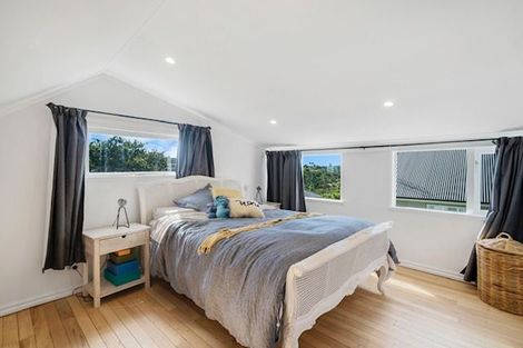 Photo of property in 28 Rangatira Road, Birkenhead, Auckland, 0626