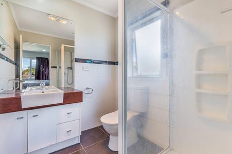 Photo of property in 52 Belfry Place, Wattle Downs, Auckland, 2103