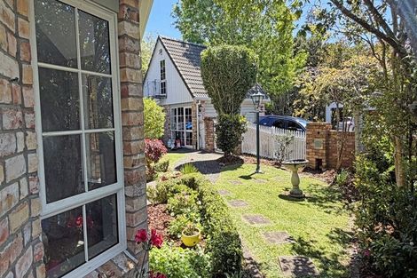 Photo of property in 35 Ravenstone Place, Chatswood, Auckland, 0626