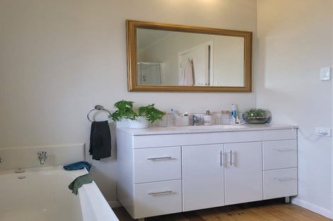 Photo of property in 1/47 Clevedon Road, Papakura, 2110