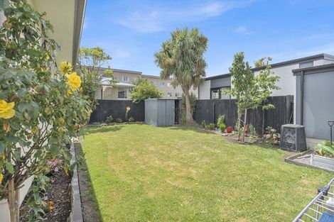 Photo of property in 2/22 Mathesons Road, Phillipstown, Christchurch, 8011