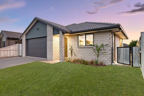 Photo of property in 44 Te Kio Crescent, Papamoa Beach, Papamoa, 3118