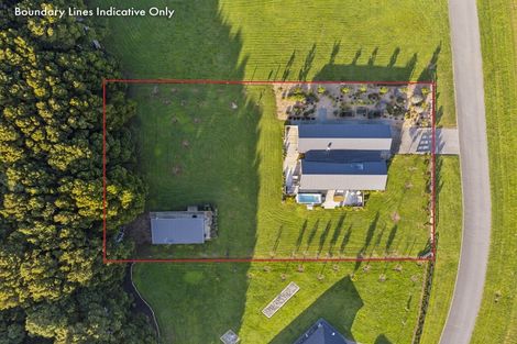 Photo of property in 34 Ohau Gravels Way, Ohau, Levin, 5570