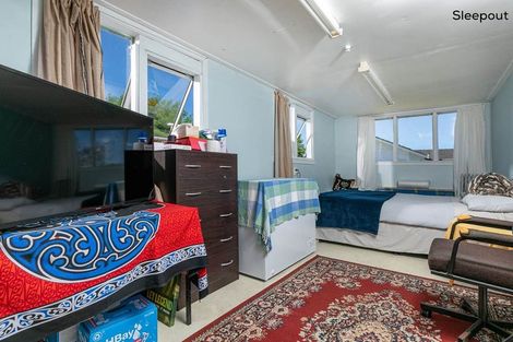 Photo of property in 91 Sunnyside Road, Sunnyvale, Auckland, 0612