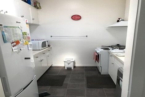 Photo of property in 2/124 Campbell Street, Karori, Wellington, 6012