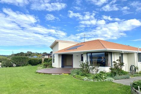 Photo of property in 6 Coutts Place, Mapua, 7005