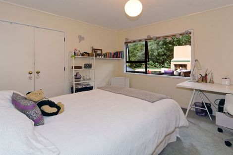 Photo of property in 12 Cochran Road, Oratia, Auckland, 0604