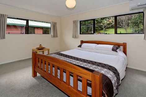Photo of property in 12 Cochran Road, Oratia, Auckland, 0604