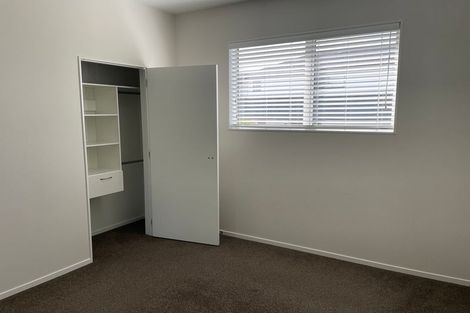 Photo of property in 77 Granville Drive, Massey, Auckland, 0614