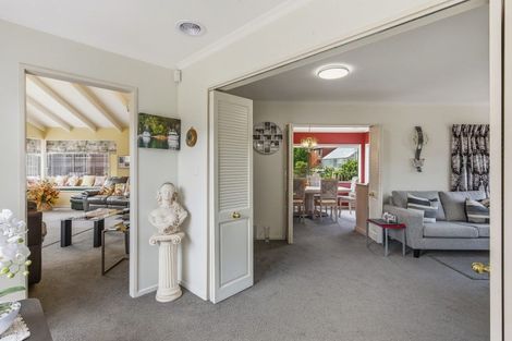 Photo of property in 11 Oakwood Grove, Paraparaumu Beach, Paraparaumu, 5032