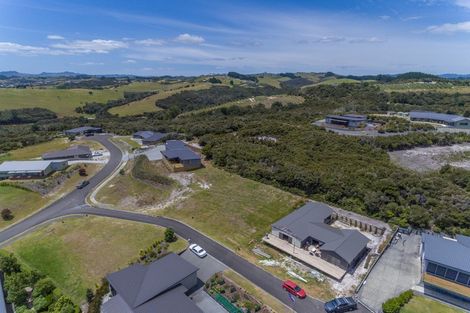 Photo of property in 14 Sunrise Place, Cable Bay, 0420