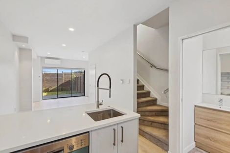 Photo of property in 13/200 Sunnynook Road, Totara Vale, Auckland, 0627