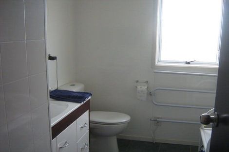 Photo of property in 1/88 Aviemore Drive, Highland Park, Auckland, 2010