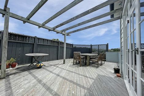 Photo of property in 8 Liffey Crescent, Island Bay, Wellington, 6023