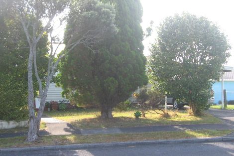 Photo of property in 35 Reid Road, New Lynn, Auckland, 0600