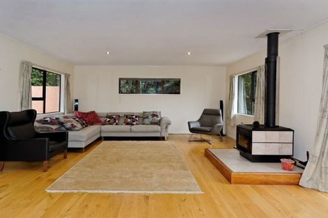 Photo of property in 12 Cochran Road, Oratia, Auckland, 0604