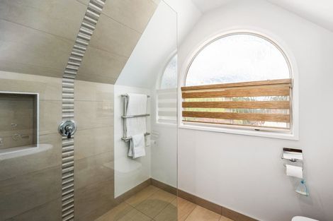 Photo of property in 6 Tupara Crescent, Kawaha Point, Rotorua, 3010