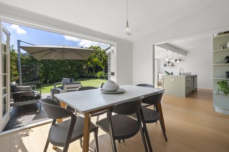 Photo of property in 8 Rutland Road, Stanley Point, Auckland, 0624