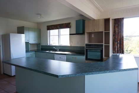 Photo of property in 17 Pioneer Crescent, Helensburgh, Dunedin, 9010