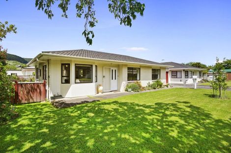 Photo of property in 16 Rossiter Street, Tawa, Wellington, 5028
