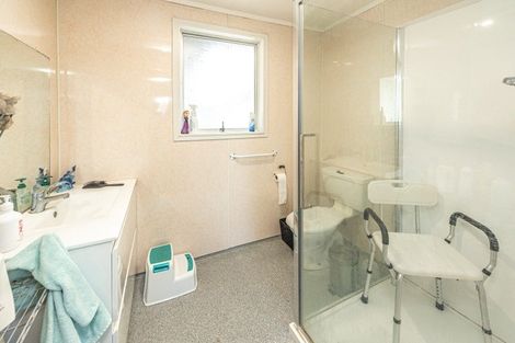 Photo of property in 27 Cross Street, Castlecliff, Whanganui, 4501