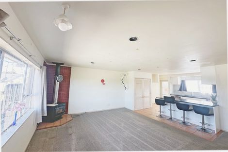 Photo of property in 4/70 West Coast Road, Glen Eden, Auckland, 0602