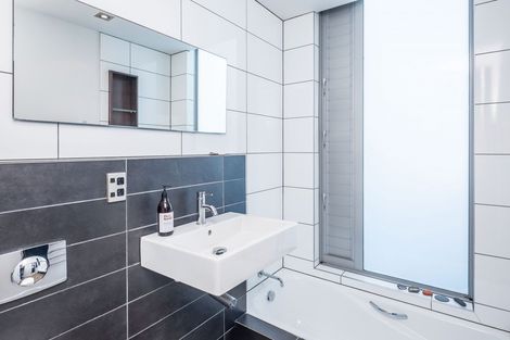 Photo of property in 27a Mana Street, Vogeltown, Wellington, 6021