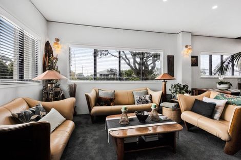 Photo of property in Headlands Opunake, 32 Fox Street, Opunake, 4616