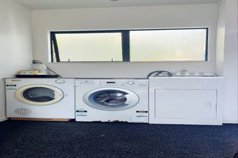 Photo of property in 2/128 Brian Crescent, Stanmore Bay, Whangaparaoa, 0932