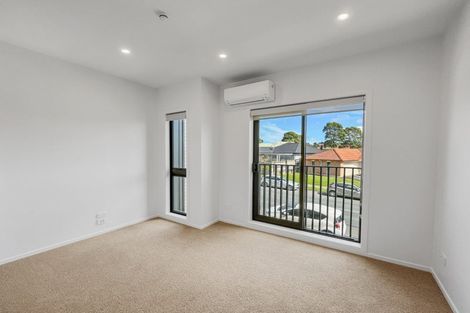 Photo of property in 3/28 Westgate Drive, Westgate, Auckland, 0614