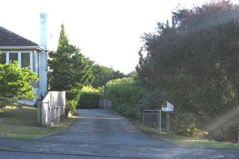 Photo of property in 5 Sunnyside Road, Sunnyvale, Auckland, 0612