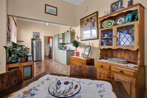 Photo of property in 10 Morrissey Street, Hawera, 4610