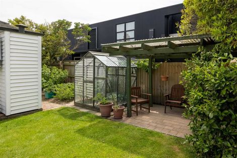 Photo of property in 114 Aikmans Road, Merivale, Christchurch, 8014