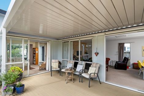 Photo of property in 10 Coprosma Close, Papamoa Beach, Papamoa, 3118