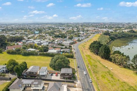 Photo of property in 2/141 Wallace Road, Mangere Bridge, Auckland, 2022