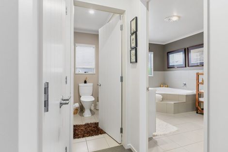 Photo of property in 10 Maccallum Court, Rototuna, Hamilton, 3210