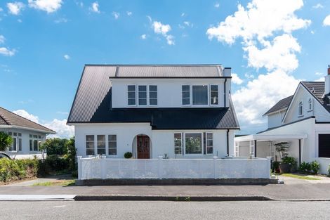 Photo of property in 6 Coleman Terrace, Hospital Hill, Napier, 4110